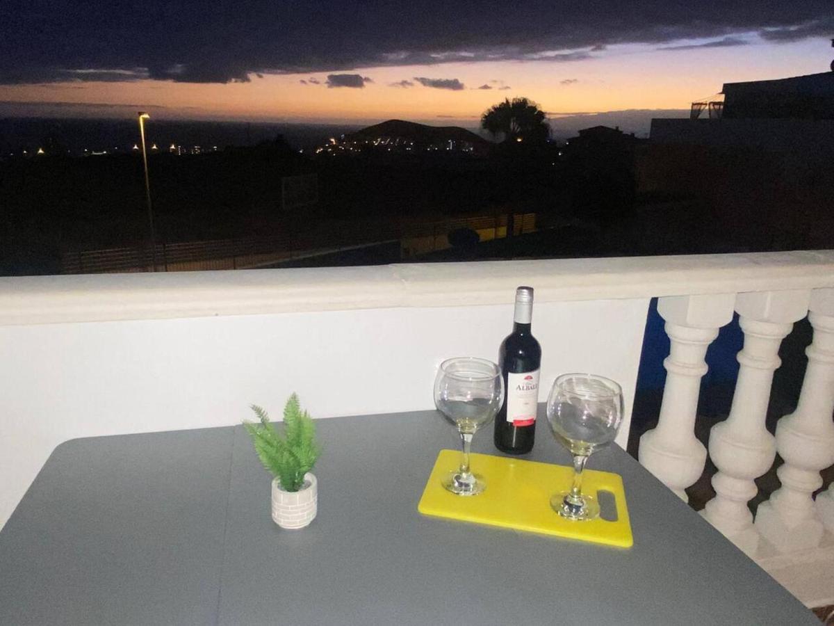 1 Bedroom Giuly Sea Views In Los Cristianos Los Cristianos  Dış mekan fotoğraf