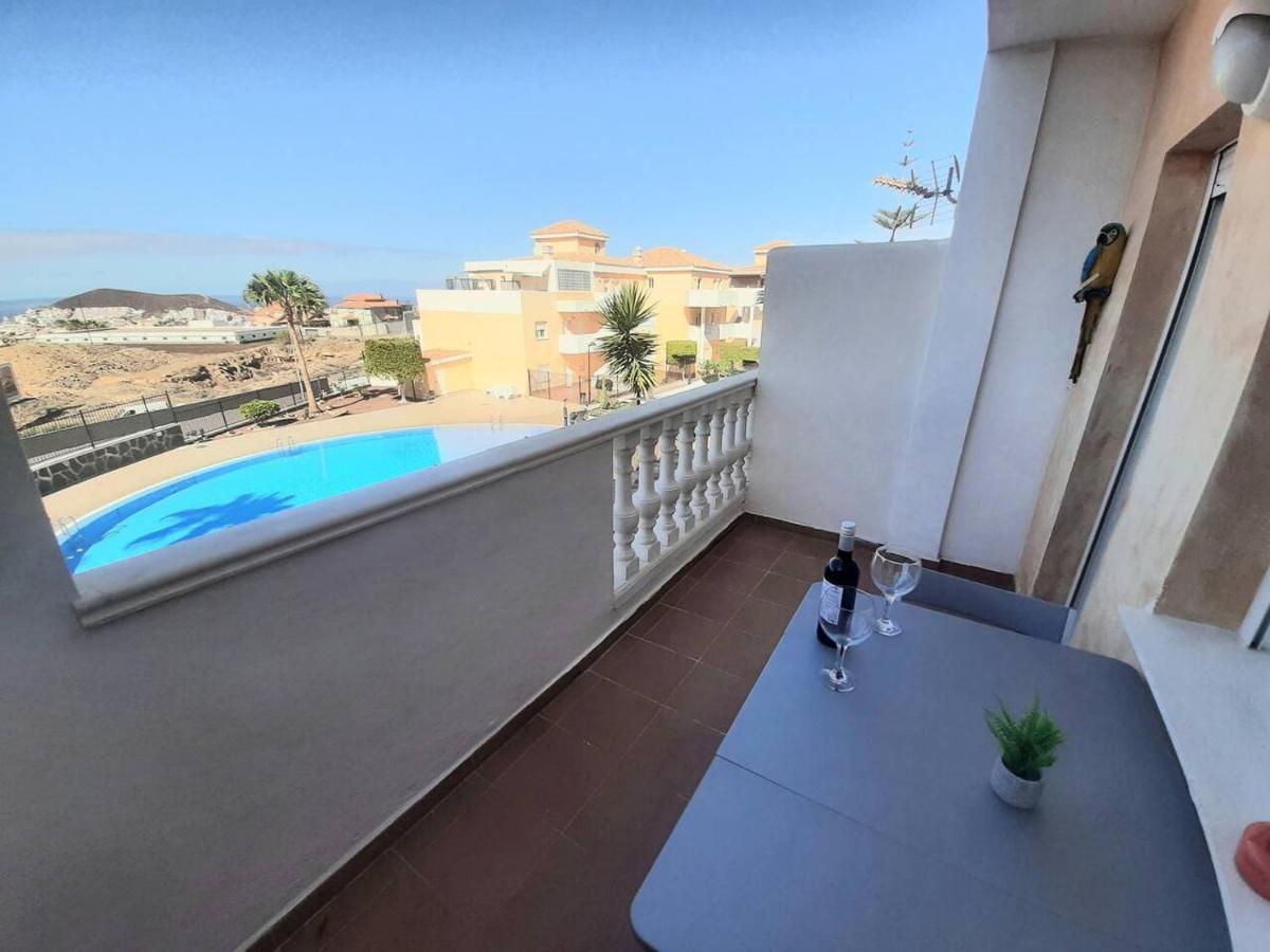 1 Bedroom Giuly Sea Views In Los Cristianos Los Cristianos  Dış mekan fotoğraf